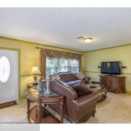 Image 3 - 180 Southeast 12th Street, Cypress Harbor, Pompano Beach, FL 33060, USA - House for rent