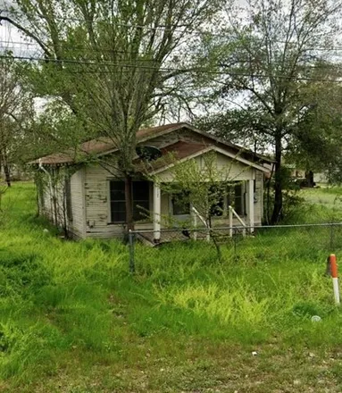 Buy this 3 bed house on 1199 West 10th Street in Hearne, TX 77859