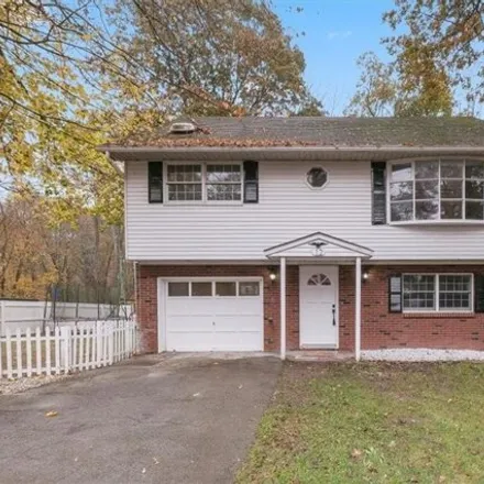 Buy this 4 bed house on 12 Forest Drive in Village of Greenwood Lake, Warwick