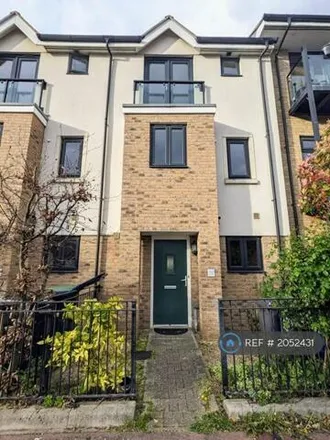 Rent this 4 bed townhouse on 32 Chariot Way in Cambridge, CB4 2GY