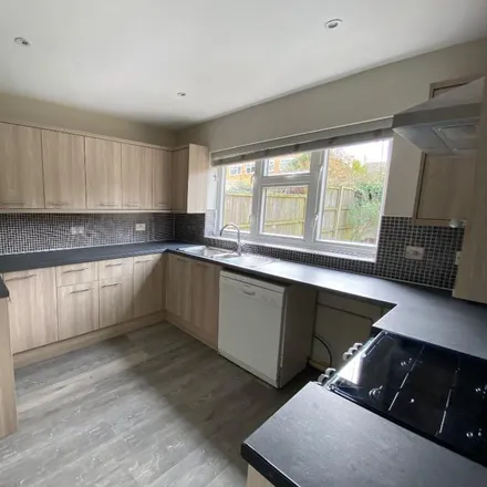 Image 2 - Mansfield Place, Chavey Down, SL5 8ND, United Kingdom - Duplex for rent