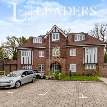 Rent this 2 bed apartment on Walton Tennis Club in Stompond Lane, Walton-on-Thames