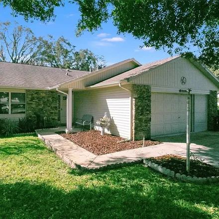 Buy this 3 bed house on 946 Dundee Circle in Lake County, FL 34788