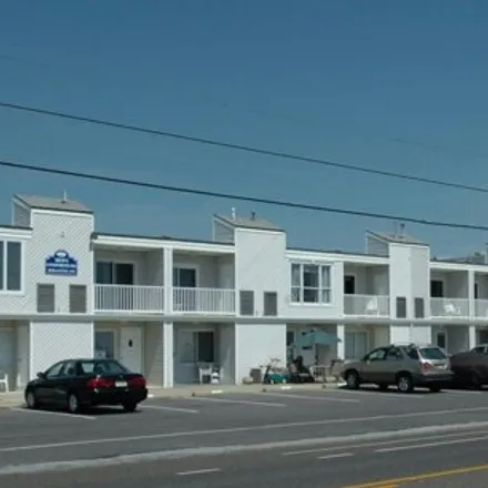 Rent this 3 bed condo on The Mews at Brigantine in 1101 East Brigantine Avenue, Brigantine