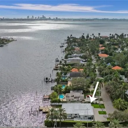 Image 2 - 7821 Beach View Drive, North Bay Village, Miami-Dade County, FL 33141, USA - House for sale