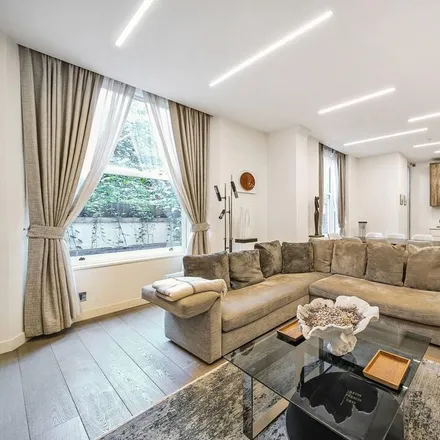 Rent this 2 bed apartment on Wellington Court in 116 Knightsbridge, London