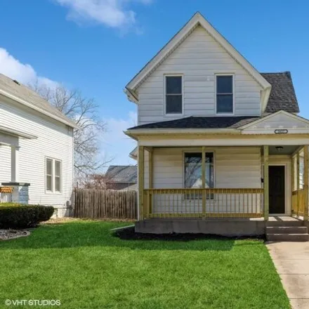 Buy this 3 bed house on 108 East Columbia Avenue in Davenport, IA 52803