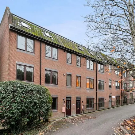 Rent this 1 bed apartment on Bellfield Road in High Wycombe, HP13 5XX