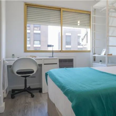 Rent this 5 bed room on Madrid in Calle de Sánchez Barcáiztegui, 37