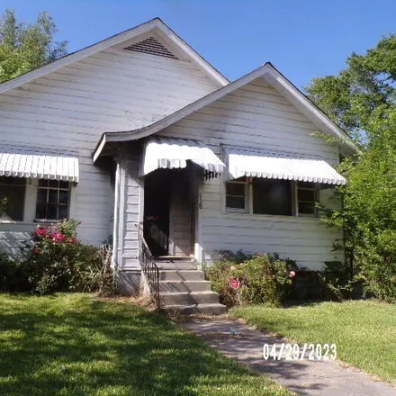 Buy this 3 bed house on 730 Winter Street in Jackson, MS 39204
