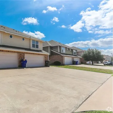Rent this 3 bed apartment on Baylor University in 1301 South University Parks Drive, Waco