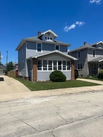 Buy this 3 bed house on 2338 Meachem St in Racine, Wisconsin