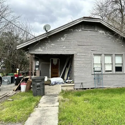 Buy this 2 bed house on 489 East Young Avenue in San Antonio, TX 78214