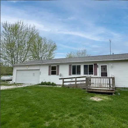 Buy this 3 bed house on 835 Columbia Road in Woodford County, IL 61570