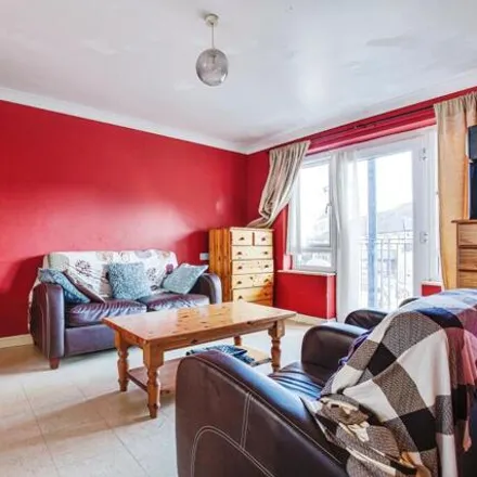 Image 2 - 3-33 Woodger Road, London, W12 8NW, United Kingdom - Apartment for sale