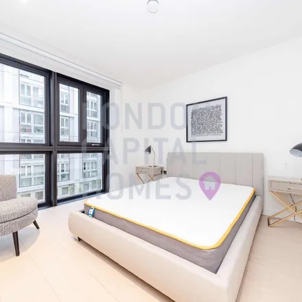 Image 5 - Lincoln Square, 18 Portugal Street, London, WC2A 2AT, United Kingdom - Apartment for rent