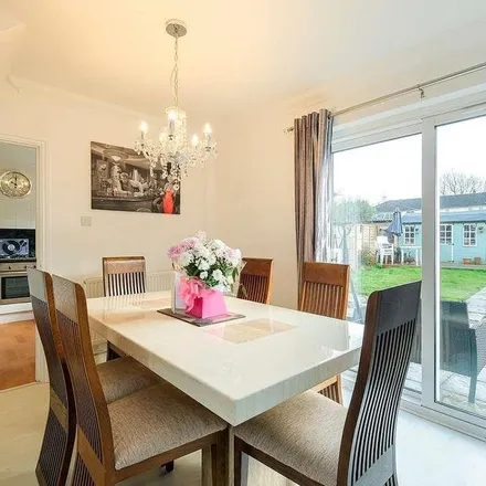 Image 1 - Forest Drive, Chelmsford, CM1 2TT, United Kingdom - Townhouse for rent