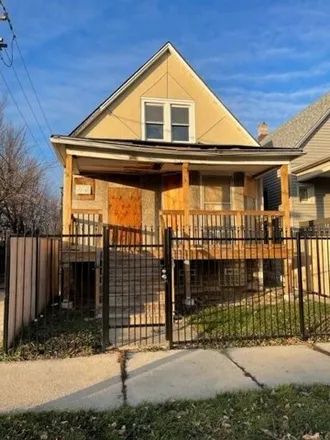 Buy this 4 bed house on 1520 West 72nd Place in Chicago, IL 60636