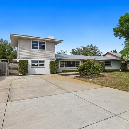 Buy this 5 bed house on 346 Beach Road in Venice, FL 34285