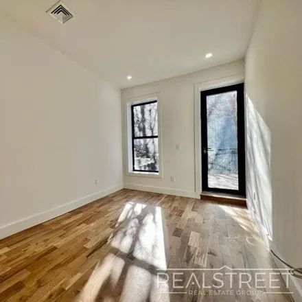 Image 4 - 1172 Fulton Street, New York, NY 11216, USA - House for rent