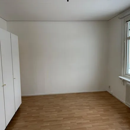 Rent this 3 bed apartment on OKQ8 in Rådhusgatan, 571 00 Nässjö