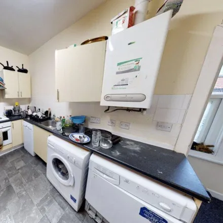 Rent this 4 bed apartment on Marville Road in London, SW6 7BB