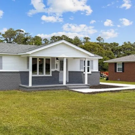 Buy this 2 bed house on 437 Cape Lookout Drive in Harkers Island, Carteret County