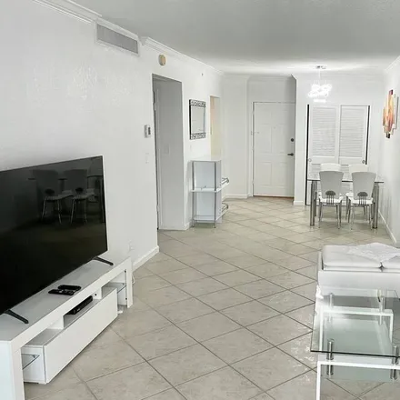 Image 3 - Hollywood, FL - Condo for rent