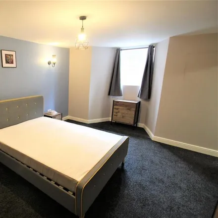 Image 5 - Back Edinburgh Road, Leeds, LS12 3RF, United Kingdom - Room for rent