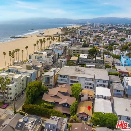 Buy this 2 bed house on Venice Beach House in 15 30th Avenue, Los Angeles