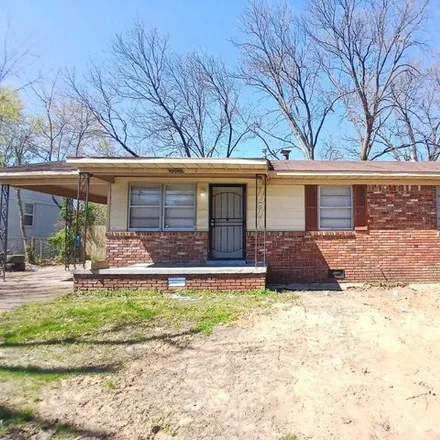 Rent this 3 bed house on 3007 South Perkins Road in Memphis, TN 38118