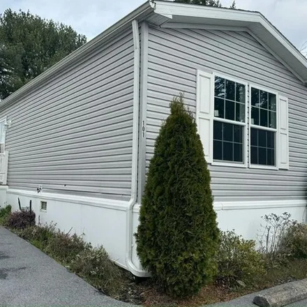 Buy this studio apartment on 96 Mountain View Mobile Court in Harpers, Lehigh Township