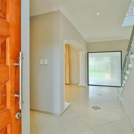 Image 1 - Honeybush Crescent, Johannesburg Ward 23, Gauteng, 2053, South Africa - Apartment for rent