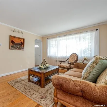 Image 3 - 226-12 Jamaica Avenue, Village of Floral Park, NY 11001, USA - House for sale