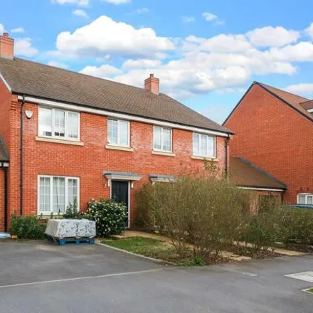 Buy this 5 bed duplex on unnamed road in Buckinghamshire, HP18 1BA