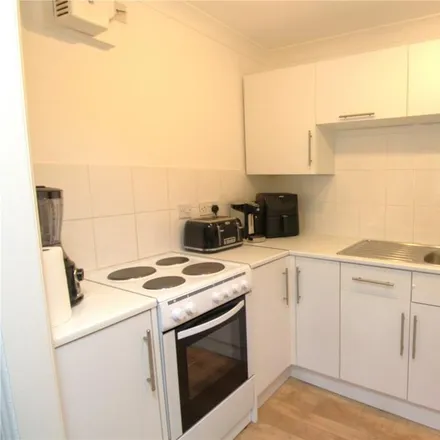 Image 2 - Spring Close, London, RM8 1SW, United Kingdom - Apartment for rent
