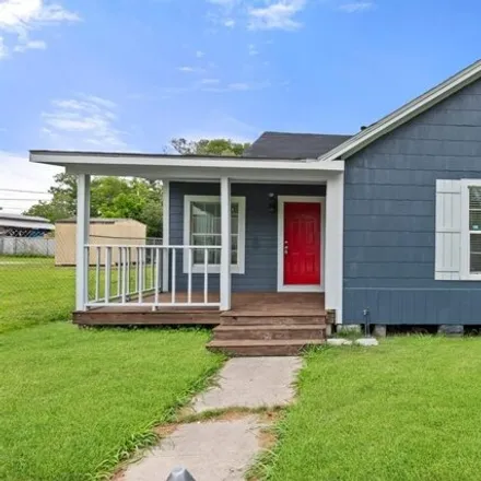 Buy this 3 bed house on 1501 Dailey Street in Baytown, TX 77520
