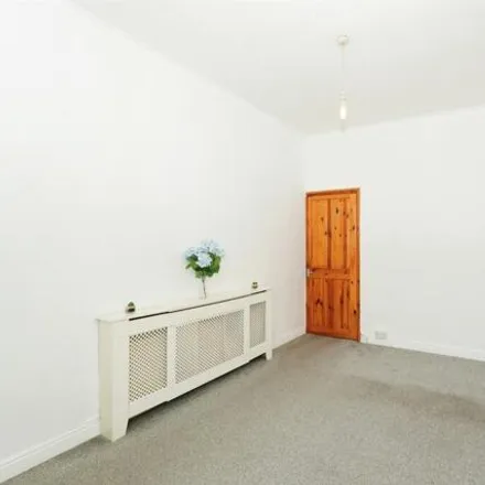 Image 7 - Chesterfield Avenue, Chesterfield, Derbyshire, N/a - Townhouse for sale
