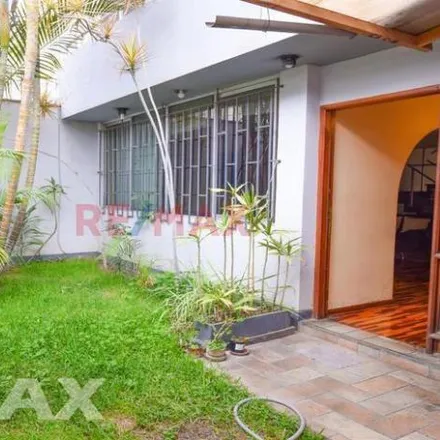 Buy this 6 bed house on Velasco Astete Avenue 1610 in Santiago de Surco, Lima Metropolitan Area 15039