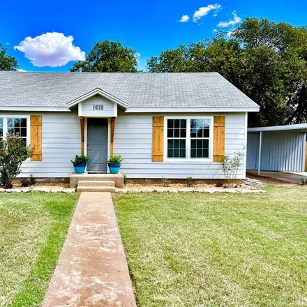 Buy this 2 bed house on 1464 Avenue K in Haskell, TX 79521