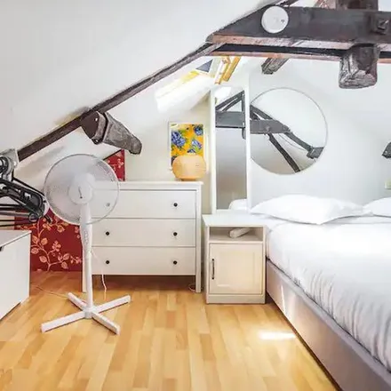 Rent this 2 bed apartment on 51 Rue de Bagnolet in 75020 Paris, France