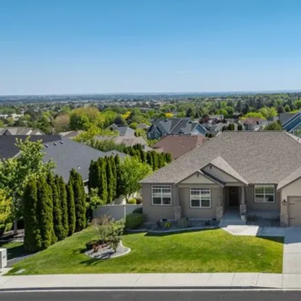 Buy this 4 bed house on 2256 Firerock Avenue in Richland, WA 99352