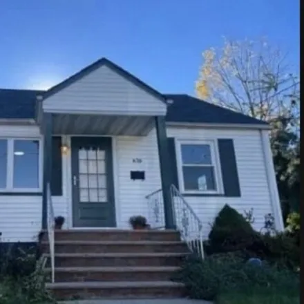 Rent this 3 bed house on 681 Erudo Street in Linden, NJ 07036