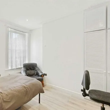 Image 6 - Royston Road, London, SE20 7QT, United Kingdom - Apartment for sale