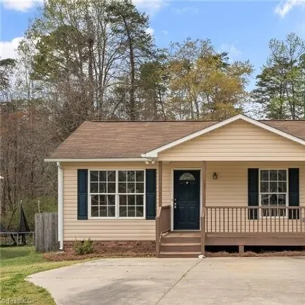 Buy this 3 bed house on 171 East Bellevue Drive in High Point, NC 27265