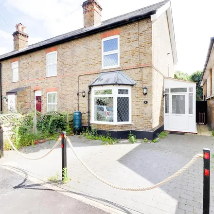 Rent this 2 bed house on 2 Nursery Road in Turnford, EN10 6AN