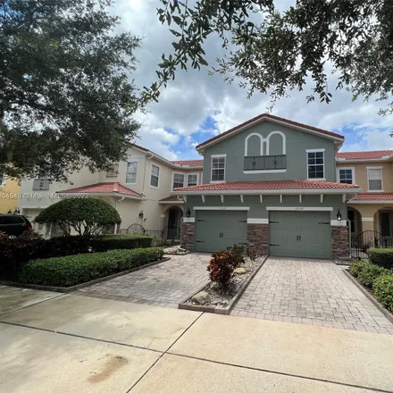 Buy this 3 bed townhouse on 10102 Fallsgrove Street in Orange County, FL 32836