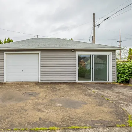 Image 5 - 7462 North Newell Avenue, Portland, OR 97203, USA - House for sale