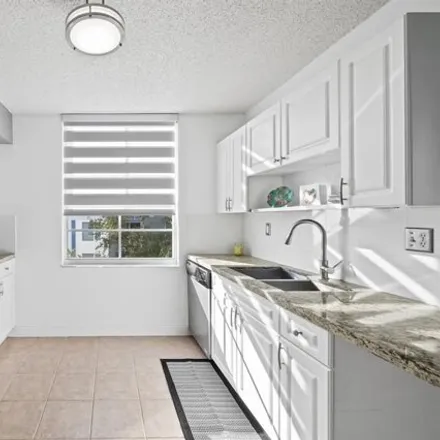 Image 6 - 520 Se 5th Ave Apt 2404, Fort Lauderdale, Florida, 33301 - Condo for sale