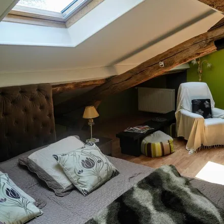 Rent this 5 bed house on 24110 Léguillac-de-l'Auche